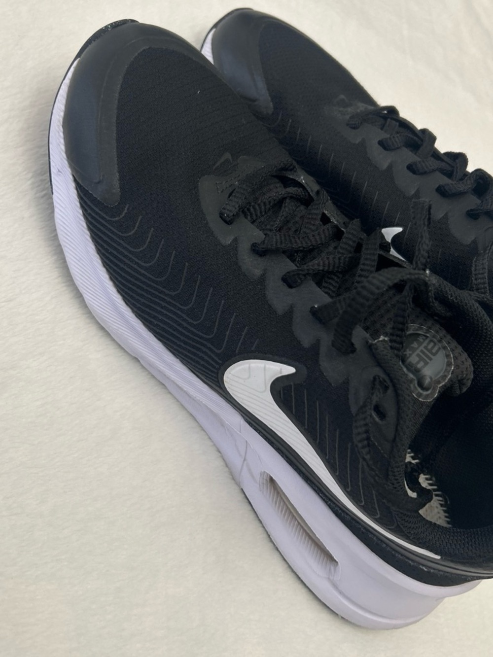 Nike Men’s Black and White Athletic Running Shoes